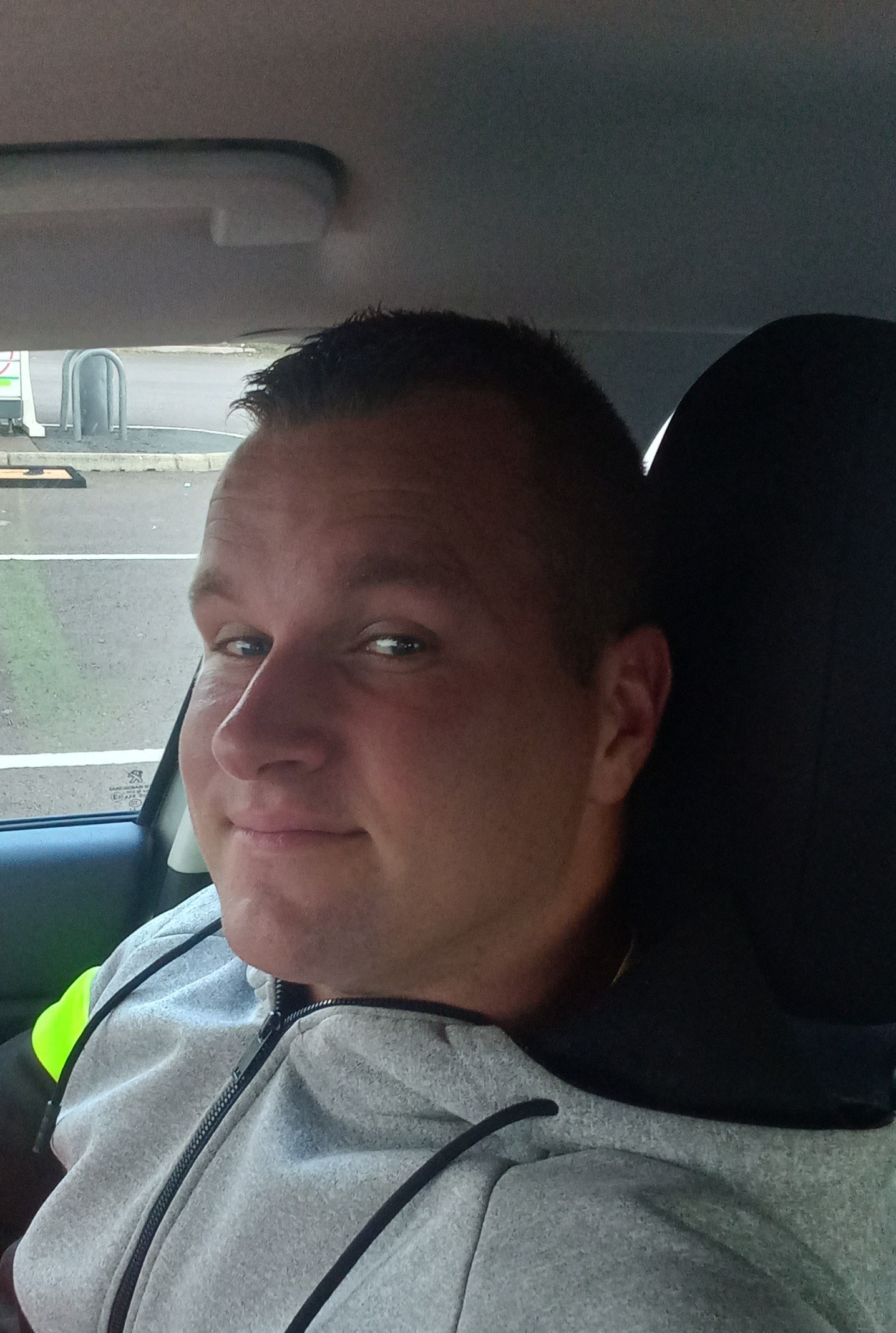 Riyadh - Rumes - Hainaut | Rencontre gay